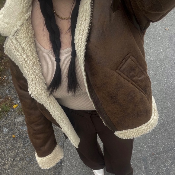 Faux leather jacket with fur trim - Picture 3 of 5